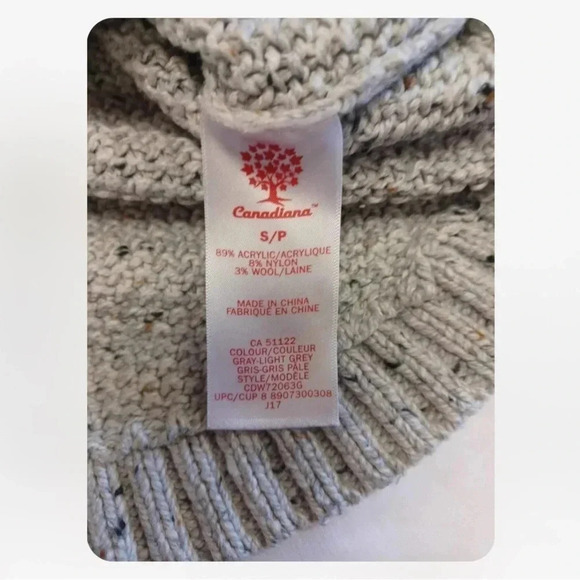 Canadiana Grey Wool Turtleneck Sweater Size Small - Picture 5 of 7
